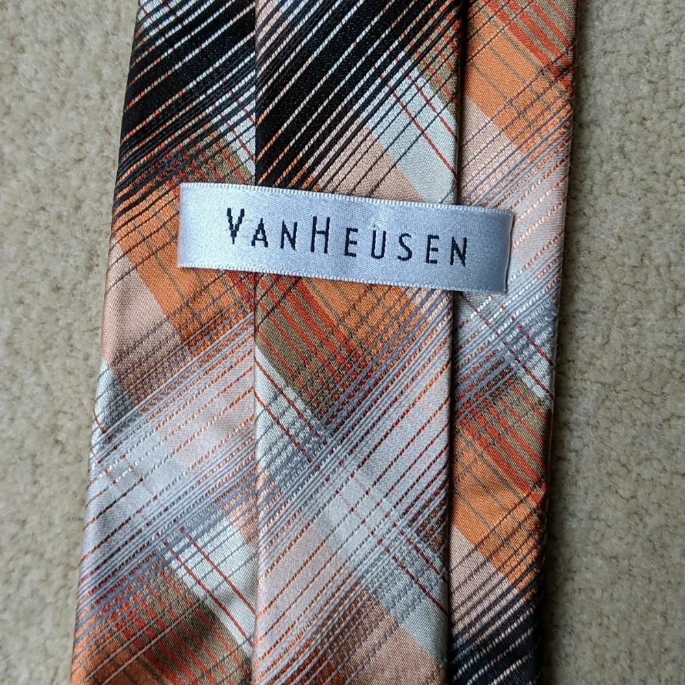 Van Heusen 100% Silk Tie